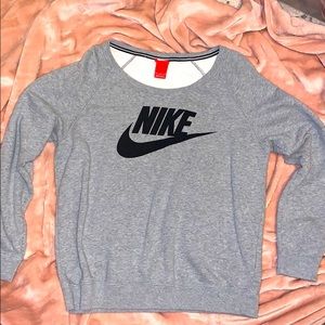 Nike - Grey Nike Crewneck Sweatshirt